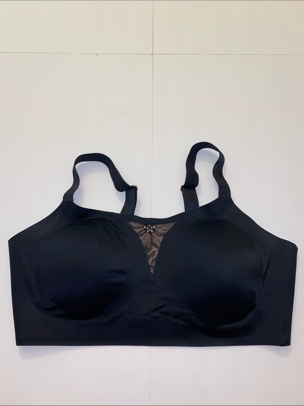 Breezies Women's Invisible Comfort Wirefree Contour Bra